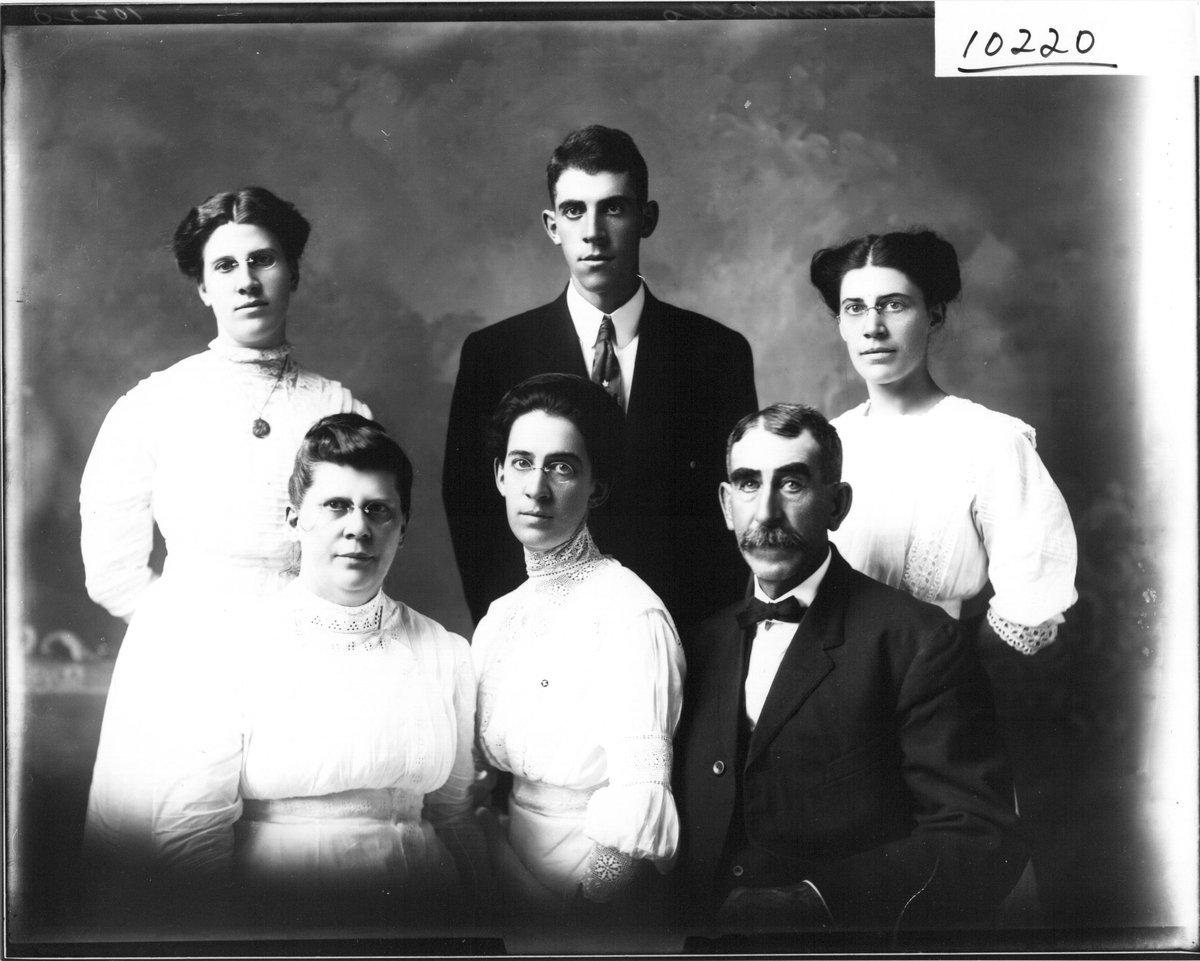 Original — 1910 family portrait